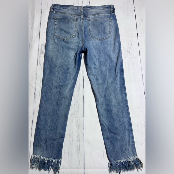 ❤️Host Pick❤️ Free People Great Heights Frayed Jeans - Picture 7 of 8